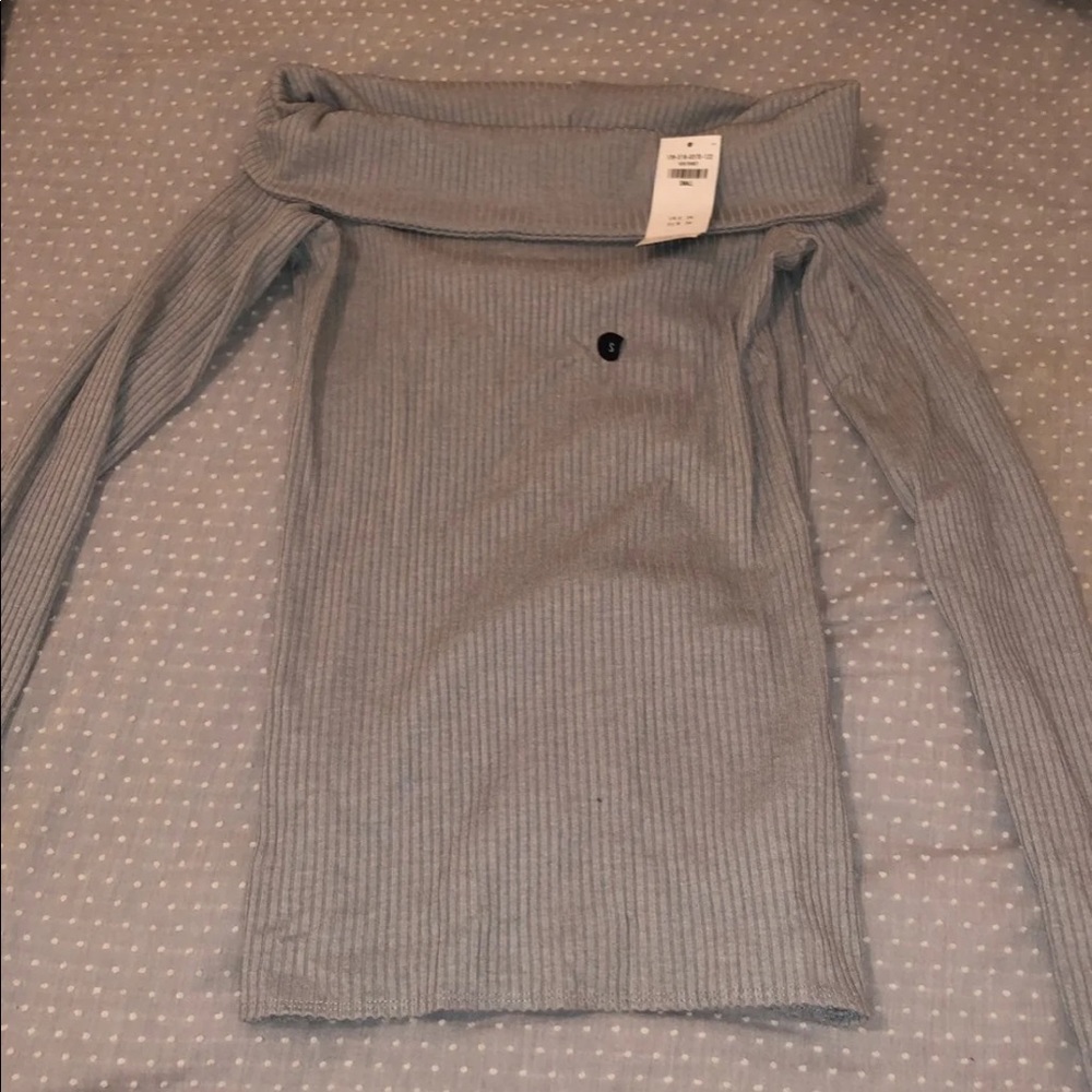 A&F off the shoulder sweater with tags